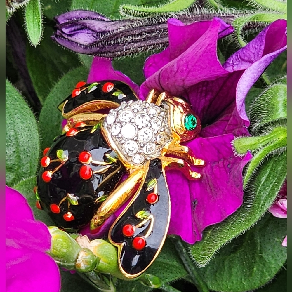 JOAN RIVERS Enamel & Crystal CHERRY BEE PIN   RARE